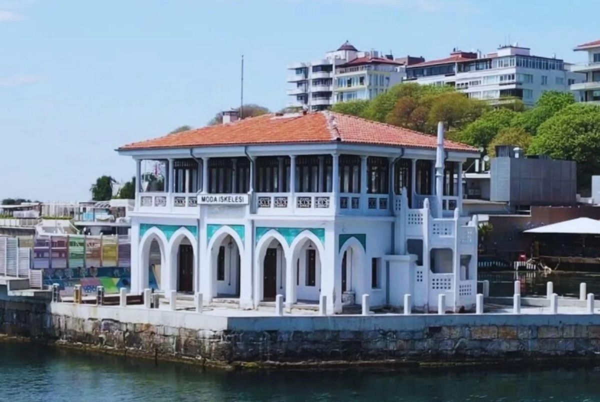 9 Yeni İskele Kitap Kafe
