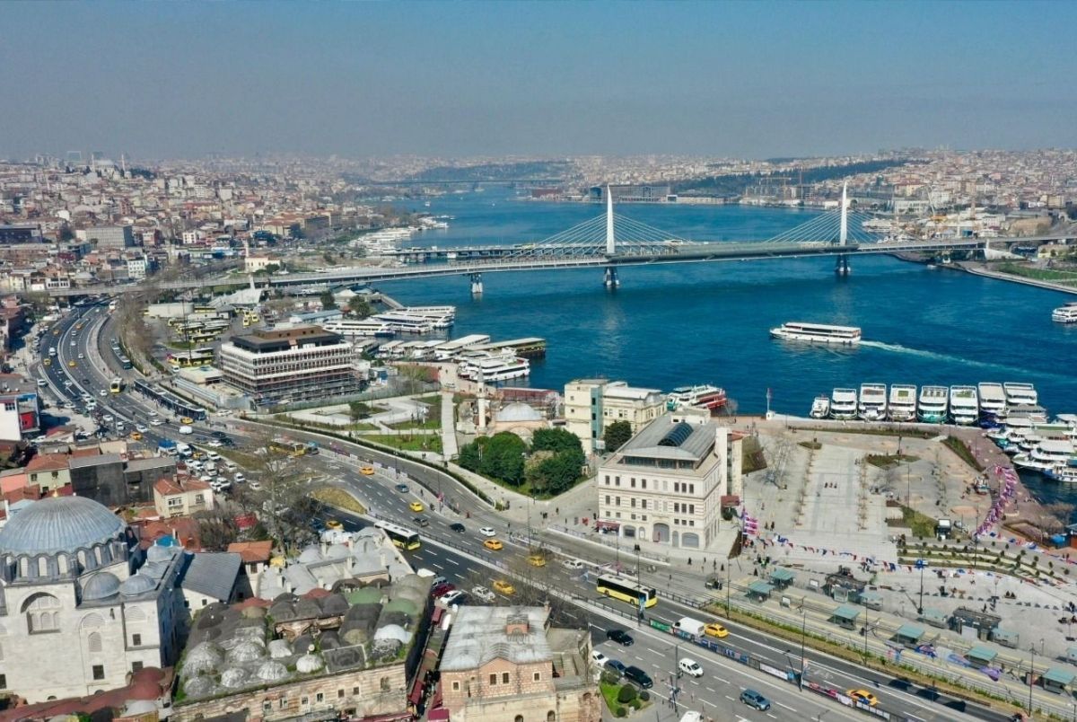 Fatih Eminönü Meydanı’nı Düzenledik