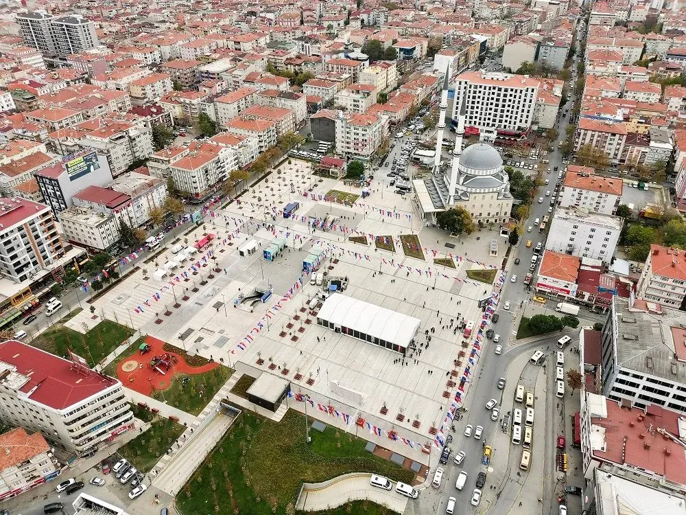 İstanbul Meydanlarına Kavuşuyor