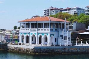9 Yeni İskele Kitap Kafe