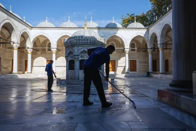 İstanbul’daki Camileri Kadir Gecesi’ne Hazırladık
