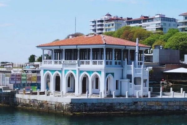 9 Yeni İskele Kitap Kafe