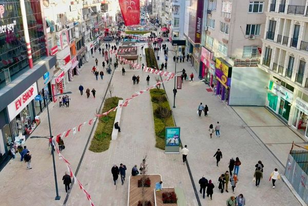 Maltepe Cumhuriyet Meydanı'nı ve Fındıklı Sosyal Yaşam Merkezi’ni Açtık