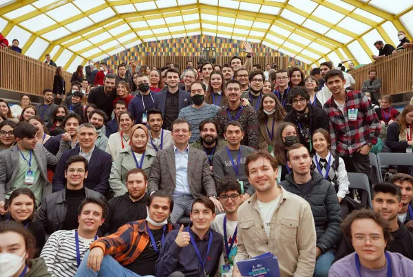 İBB Genç Üniversiteli Eğitim Desteği Nedir?