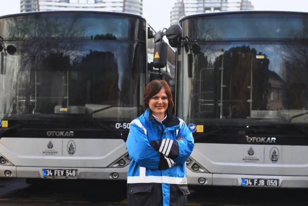 İstanbul'da İlk Kadın Metrobüs Denetim Amiri Görevde