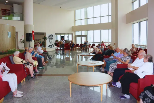 İBB İstanbul Darülaceze Ücretsiz Hizmet Sağlıyor